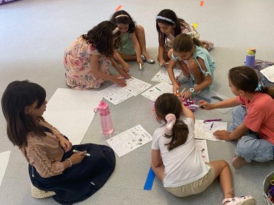 Jewish Girl Scout troop makes debut