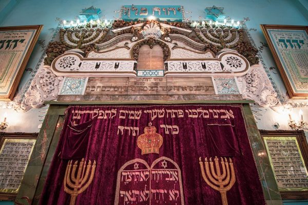 Jewish community in Iran keeps low profile during war