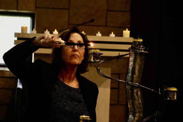 Eisen shares stories of 2 Holocaust-era heroes 